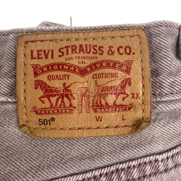 LEVI STRAUSS & CO. - 501 Denim Button Fly shorts in Lavender Size 27 - Picture 4 of 8